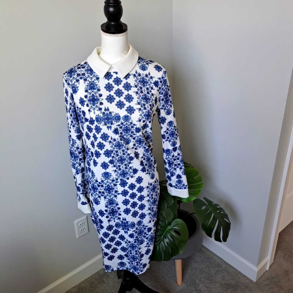 Super cute mod dress by Nommo.  Says XL but more like a 12.